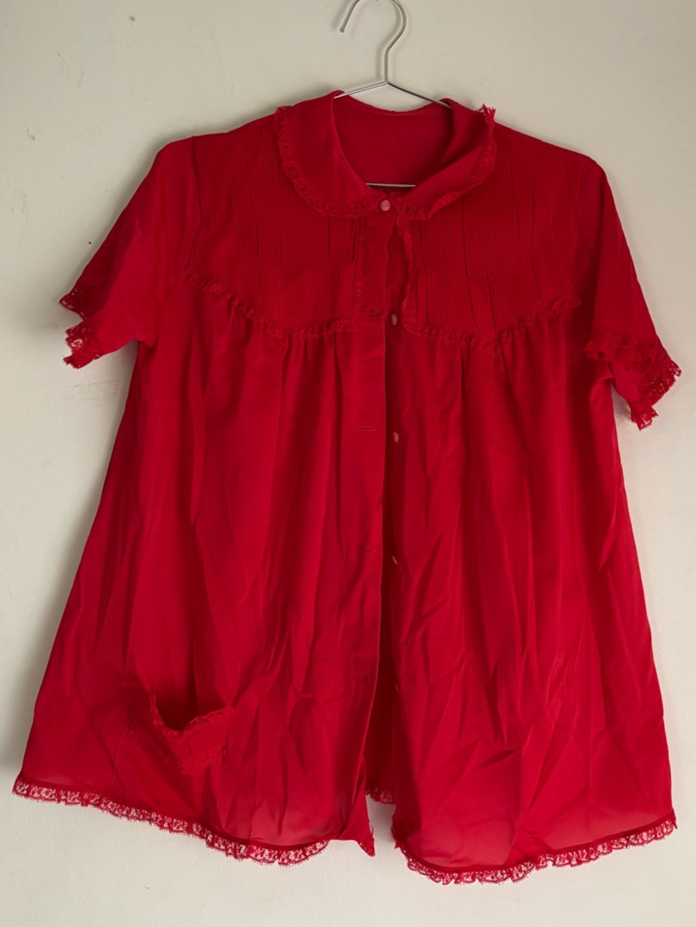 Red Short Sleeve Vintage Style Button-Up Top